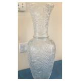 K - VINTAGE CRYSTAL VASE 27.5'T