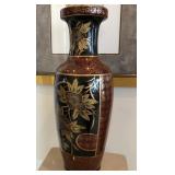 K - VINTAGE CHINESE BLACK LACQUER VASE 22.5'T