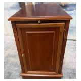 11 - CABINET-STYLE SIDE TABLE
