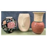 11 - LOT OF THREE DECOR VASES (P104)