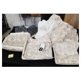 11 - QUILTED VEST,HEATED BLANKET(G13)