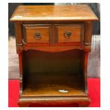 357 - VINTAGE WOODEN SIDE TABLE / NIGHTSTAND (W16)