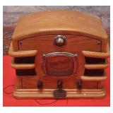 357 -THOMAS  VINTAGE RADIO(W71)