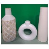 11 - THREE DECORATIVE CERAMIC VASES (L84)