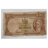 700