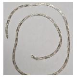700 - STERLING SILVER NECKLACE (B8)
