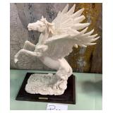 11 - WHITE RESIN AURA BELCARI PEGASUS 14'T (P33)
