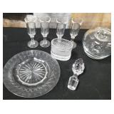 11 - MIXED LOT OF COLLECTIBLE GLASSWARE (G56)