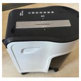 M - PAPER SHREDDER (G22)