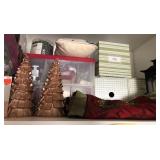 M - MIXED LOT OF CHRISTMAS DECORATIONS (L70)