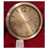 V - QUARTZ WALL CLOCK 12'DIA (O-4)