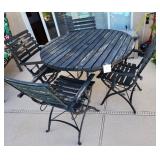 V - ROUND SLATTED PATIO TABLE WITH FOUR CHAIRS (Y4