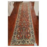 V - HALLWAY RUNNER RUG 121X31' (M15)