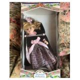 431 - COLLECTIBLE VICTORIAN COLLECTION DOLL (A104)