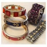 431 - LOT OF COSTUME JEWELRY BRACELETS (A89)