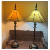 15 - PAIR OF VINTAGE MATCHING TABLE LAMPS