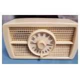 444 - VINTAGE COLLECTIBLE CORONADO RADIO (E64)