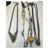431 - LOT OF COSTUME JEWELRY NECKLACES (A86)
