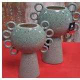 43 - PAIR OF DECORATIVE CERAMIC VASES (Y9)