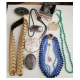 F - MIXED LOT OF COSTUME JEWELRY (L115)