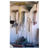 F - LOT OF YARD MAINTENENCE TOOLS (G7)