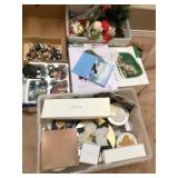 F - MIXED LOT OF CHRISTMAS DECORATIONS (M92)