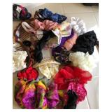 F - MIXED LOT OF HAIR ACCESSORIES (M74)