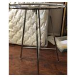 F - CHROME ROUND TABLE BASE (M1)