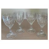 F - FOUR PIECES CRYSTAL STEMWARE (K62)
