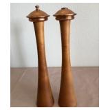 F - SALT & PEPPER MILLS (A92)