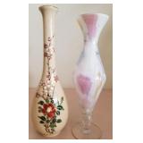 F - LOT OF TWO DECORATIVE VASES (A135)