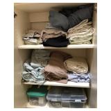 F - MIXED LOT OF BED LINENS (M91)