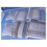 F - LOT OF SIX ACCENT PILLOWS (G2)