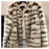 F - INTERNATIONAL CONCEPTS FAUX FUR JACKET SIZE XL