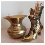 F - DECORATIVE SHOE & SPITTOON (A111)