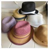 F - MIXED LOT OF HATS (M82)
