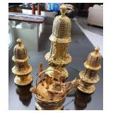 F - ORNATE GOLD-TONE DECORATIVE PIECES (A70)