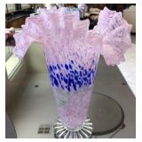 F - VINTAGE ART GLASS VASE (A71)