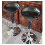 F - PAIR OF MATCHING BAR STOOLS (A203)