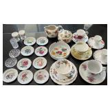 F - MIXED LOT OF COLLECTIBLES (L50)