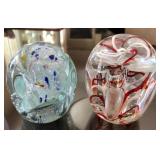 F - TWO COLLECTIBLE ART GLASS PAPERWEIGHTS (A72)