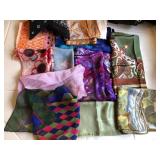 F - LOT OF FASHION SCARVES (M67)