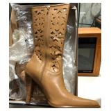 F - PAIR OF WOMEN'S BOOTS SIZE 10 (M76)