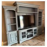 11 - HOME ENTERTAINMENT WALL UNIT