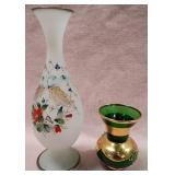 14 - TWO VINTAGE COLLECTIBLE VASES (M12)