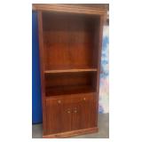 357 - DISPLAY CABINET / BOOOKSHELF (M51)