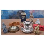 11 - MIXED LOT OF COLLECTIBLES (M145)