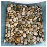 431 - MIXED LOT OF PEBBLES (A109)