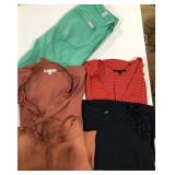 431 - MIXED LOT OF WOMEN'S CLOTHING (A22)
