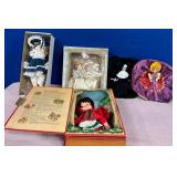 11 - LOT OF FIVE COLLECTIBLE DOLLS (M219)